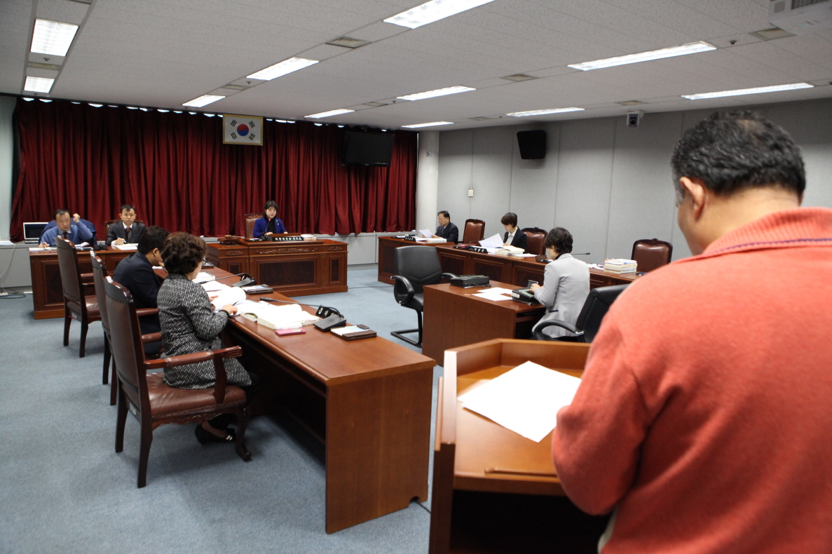 제251회 도봉구의회 정례회중 운영위원회 - 6