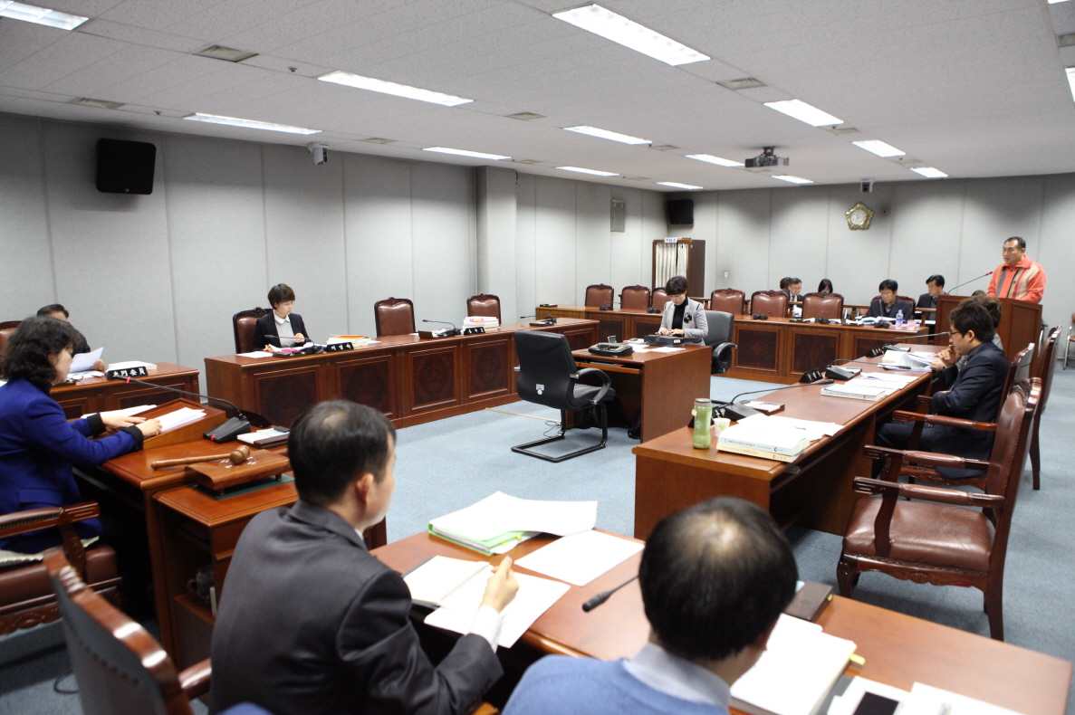 제251회 도봉구의회 정례회중 운영위원회 - 4