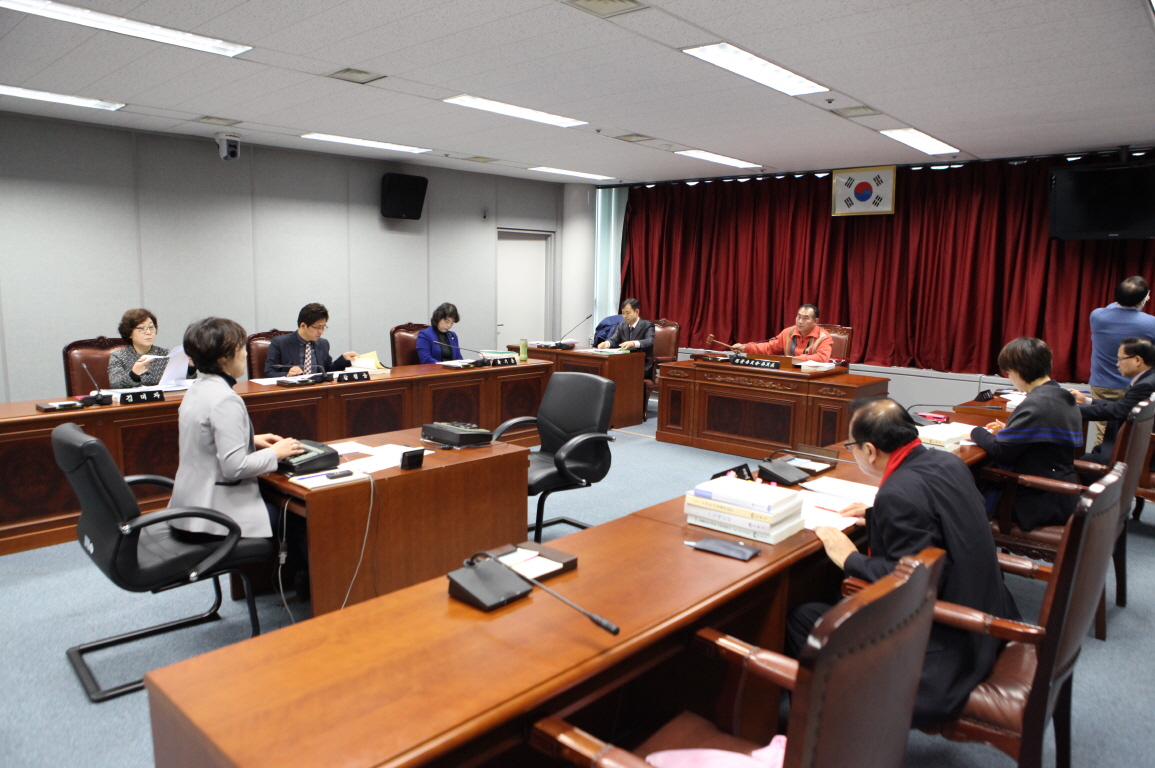 제251회 도봉구의회 정례회중 운영위원회 - 7