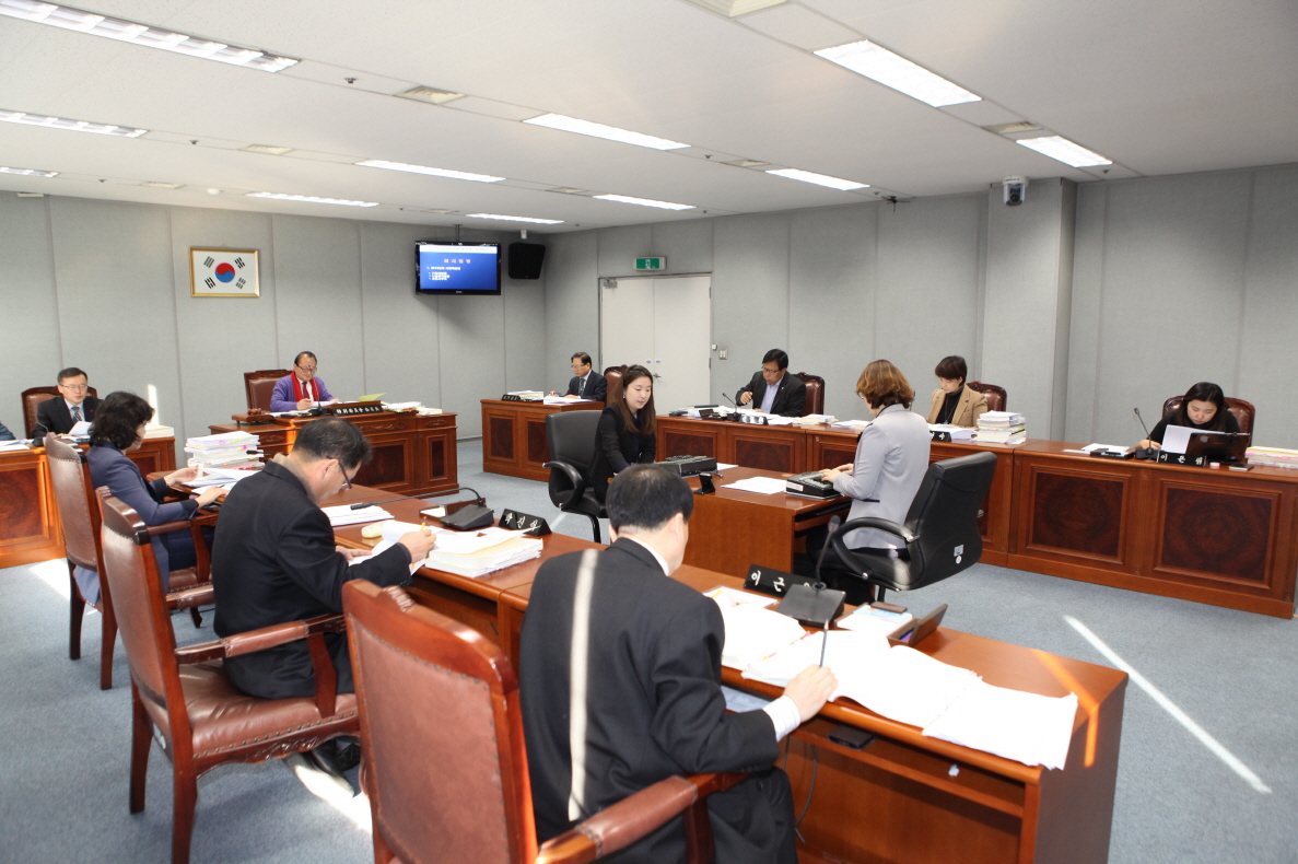 제251회 도봉구의회 정례회중 예산결산특별위원회 - 8