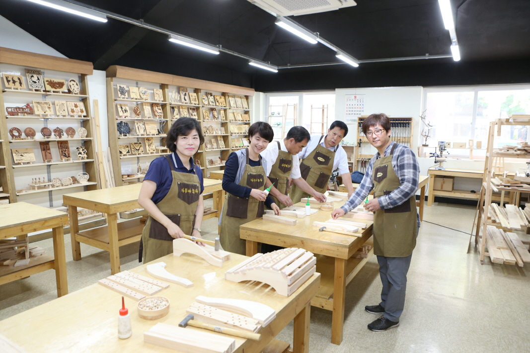 희망 목재문화체험장 방문 - 2