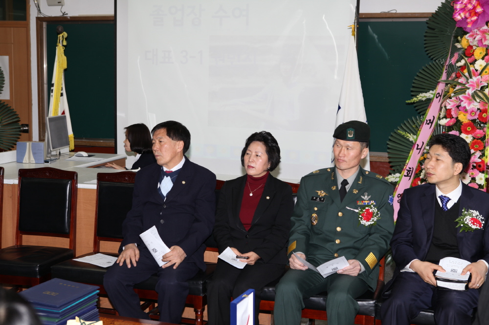 세그루 패션디자인고 및 선덕중 졸업식 - 1
