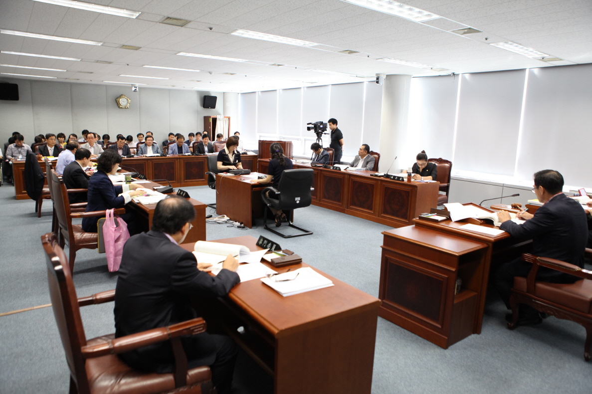 제240회 도봉구의회 정례회중 예산결산특별위원회 - 9