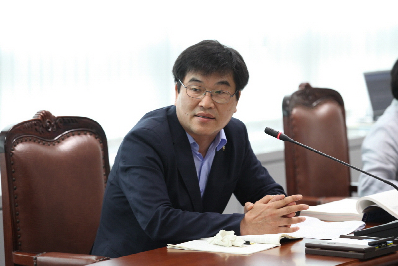제227회 도봉구의회 제1차 정례회중 예산결산특별위원회 - 8