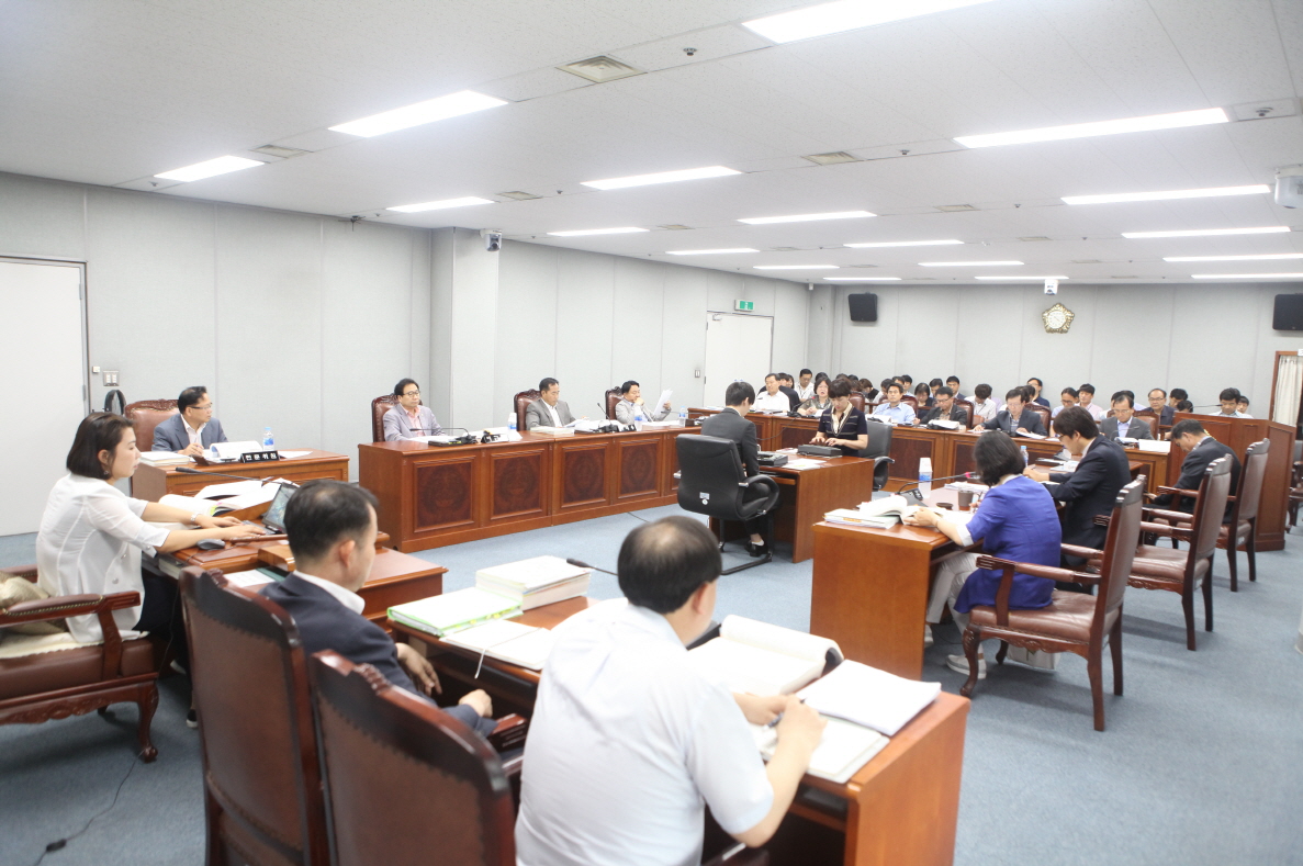 제256회 도봉구의회 정례회중 예산결산특별위원회 - 8