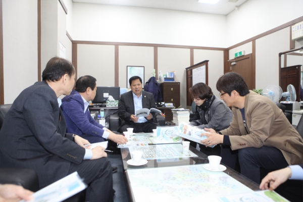 의회보 편집위원회