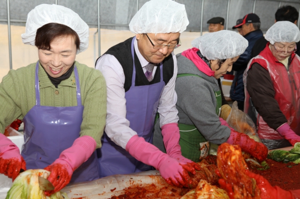 저소득 가구 돕기 김장 담그기 행사