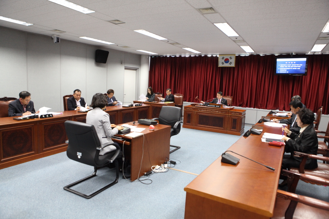 제245회 도봉구의회 임시회중 복지건설위원회 - 8