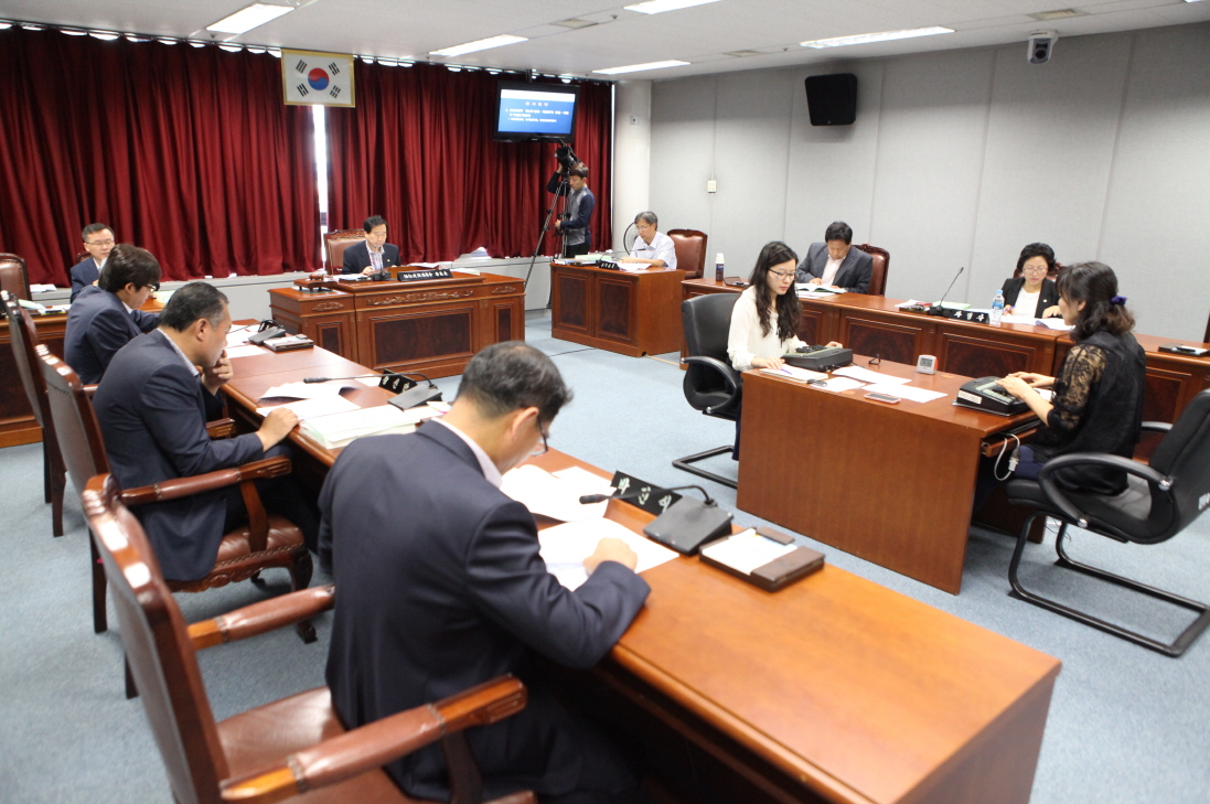 제249회 도봉구의회 임시회중 복지건설위원회 - 9