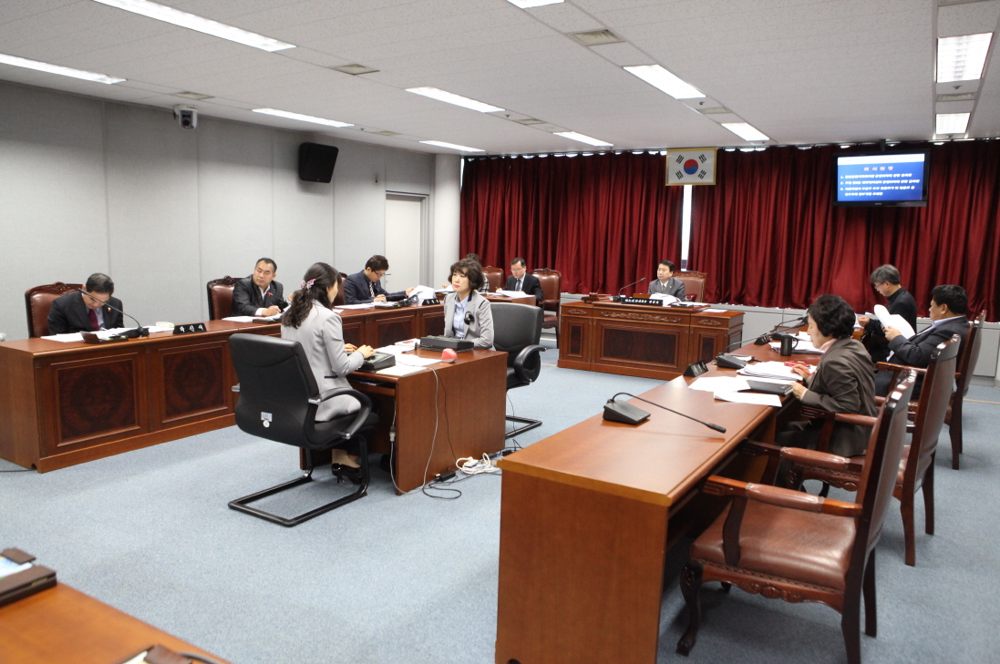 제244회 도봉구의회 임시회중 복지건설위원회 - 8