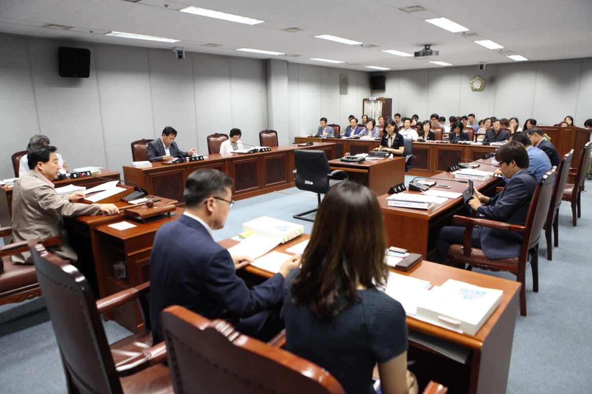 제247회 도봉구의회 정례회중 복지건설위원회 - 8