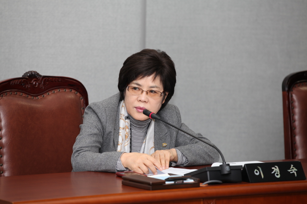 제215회 도봉구의회 임시회중 재무건설위원회 - 5