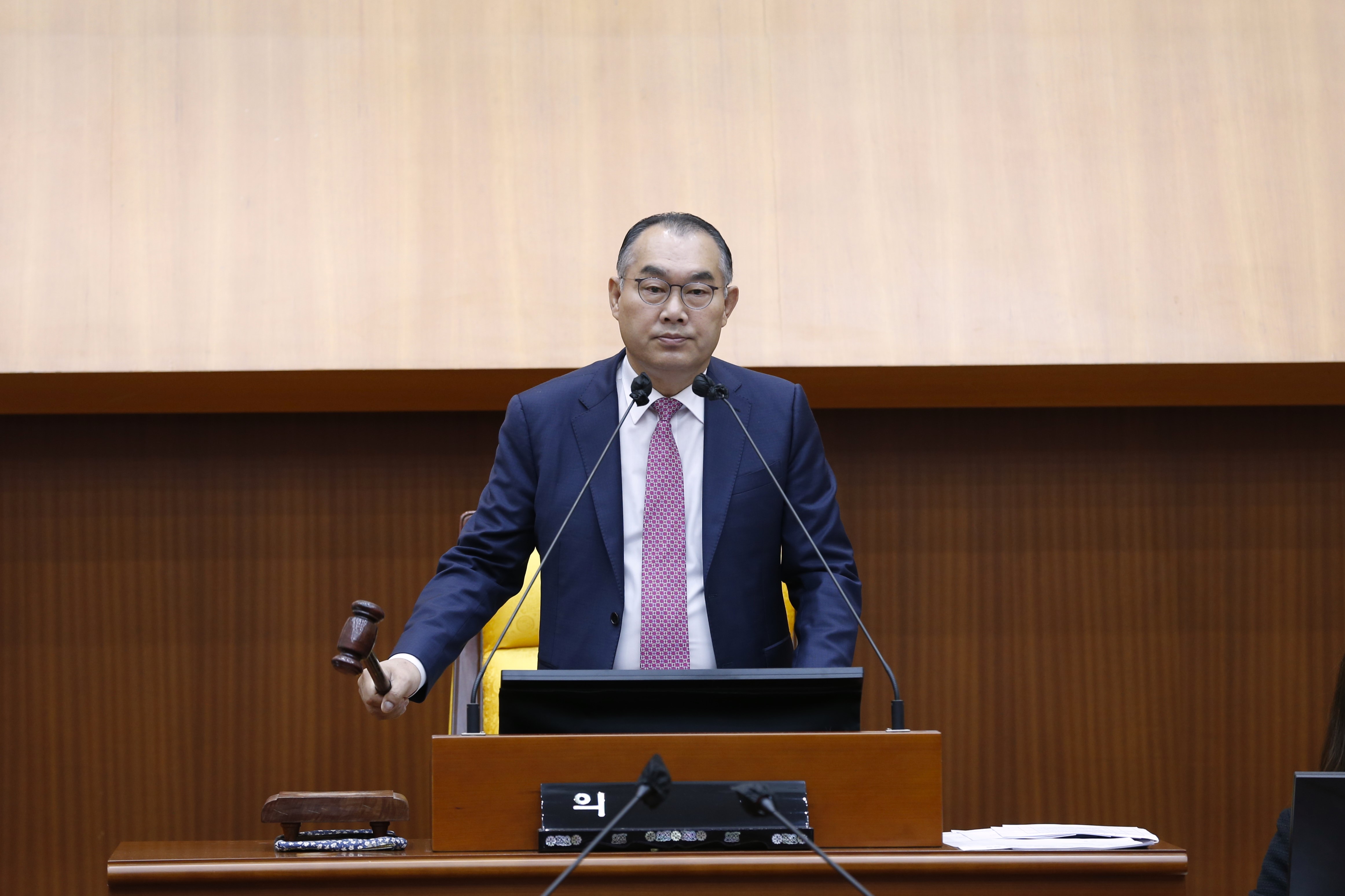 [제330회 임시회] 제2차 본회의 - 1