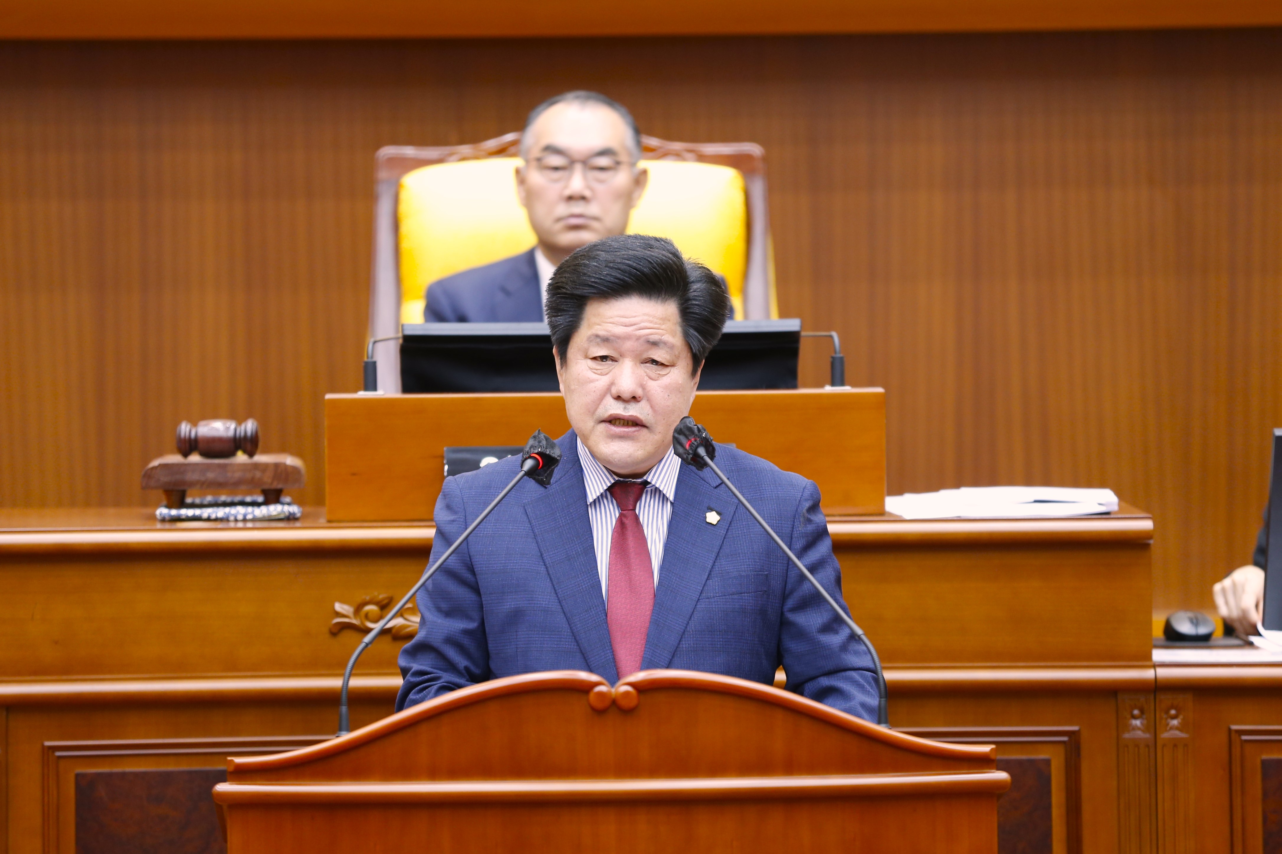 [제330회 임시회] 하위직 청년 공무원 처우개선 촉구 결의안 - 2