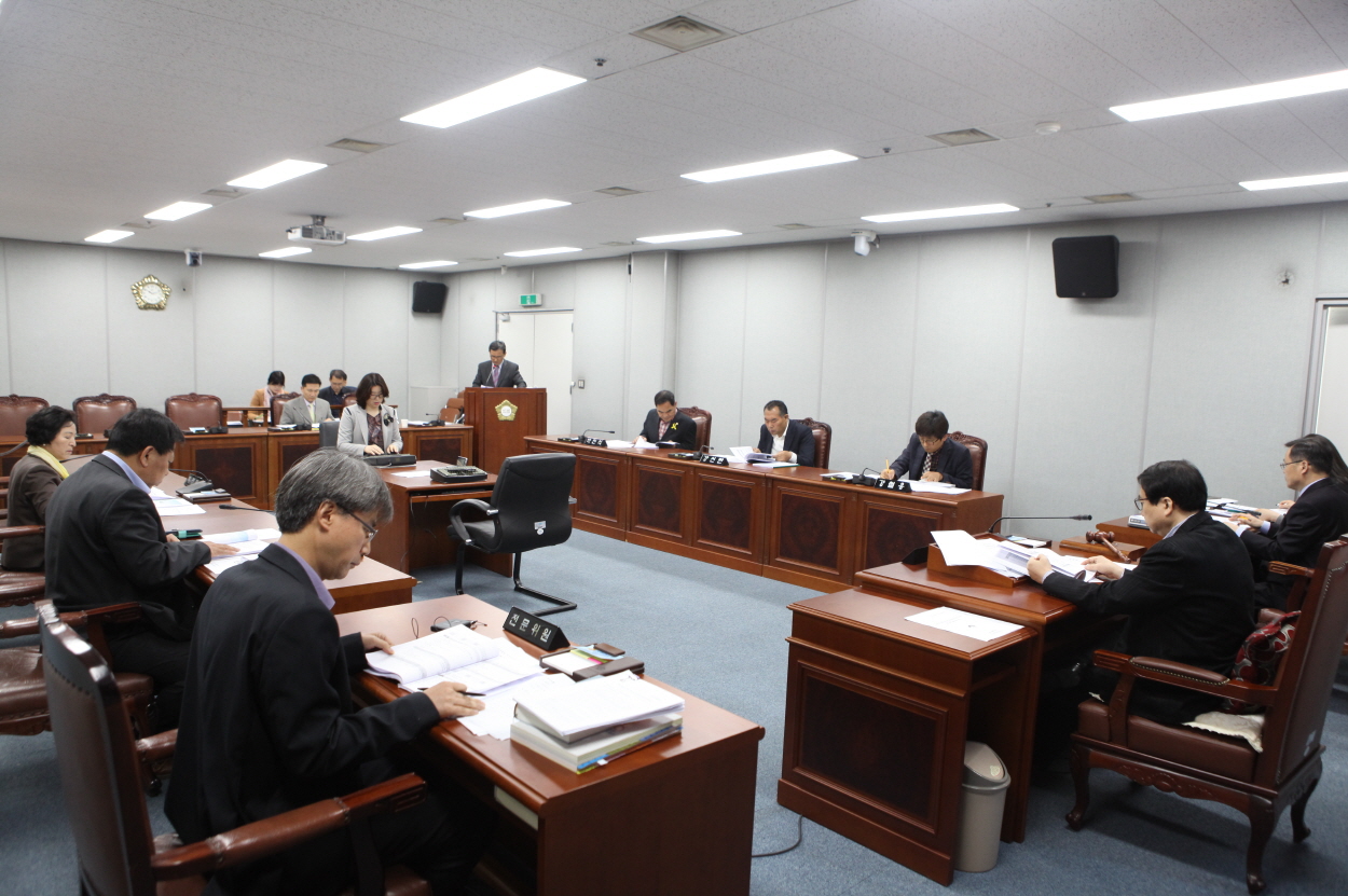 제254회 도봉구의회 임시회중 복지건설위원회 - 9