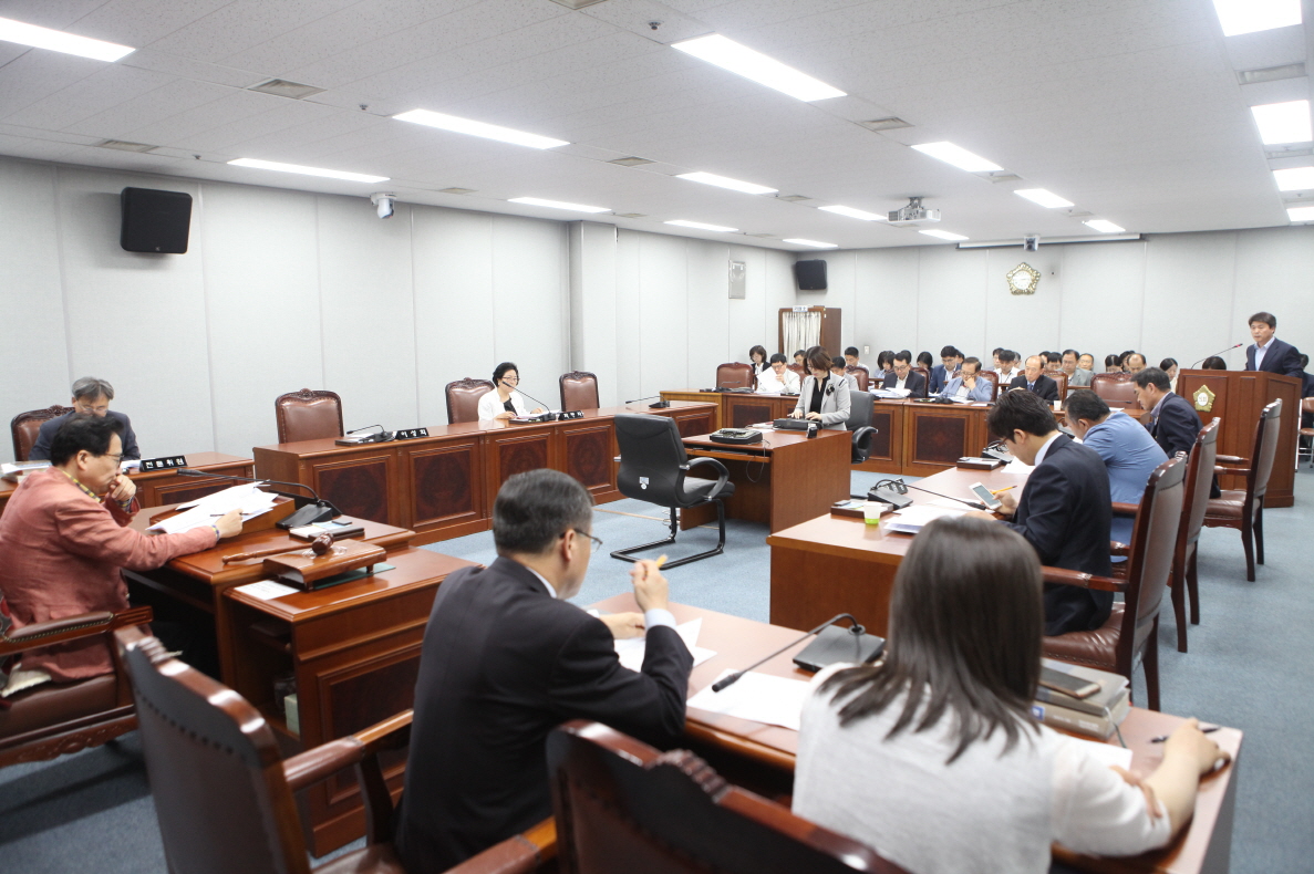 제255회 도봉구의회 임시회중 복지건설위원회 - 8