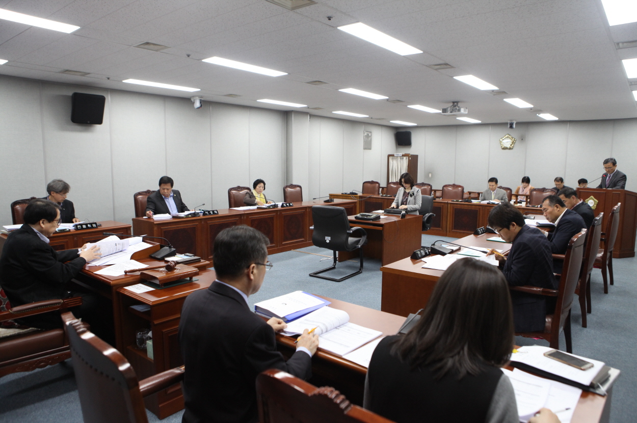 제254회 도봉구의회 임시회중 복지건설위원회 - 8
