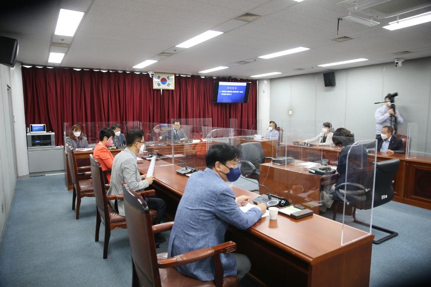 제305회 임시회 폐회중 운영위원회 개회