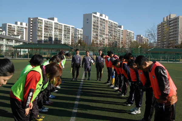 도봉구의회, 여성. 노인축구회와 함께 친선축구대회