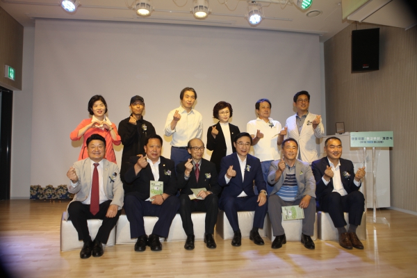 마을극장 흰 고무신 개관식