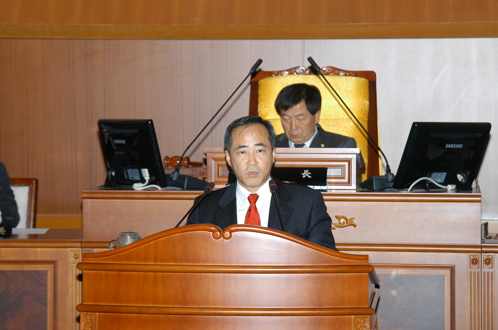 제203회 도봉구의회 제2차정례회중 구정질문(강북신문 2010.12.13자,동북신문) - 1