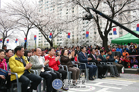 창2동 에코 벚꽃축제 겸 행복나눔장터 대성황(서울강북신문
