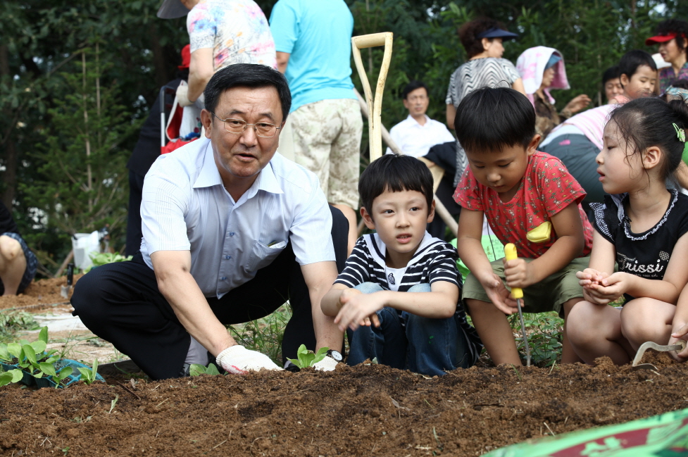 도봉구의회, 초안산근린공원 나눔텃밭 개장행사 참석(전국매일신문