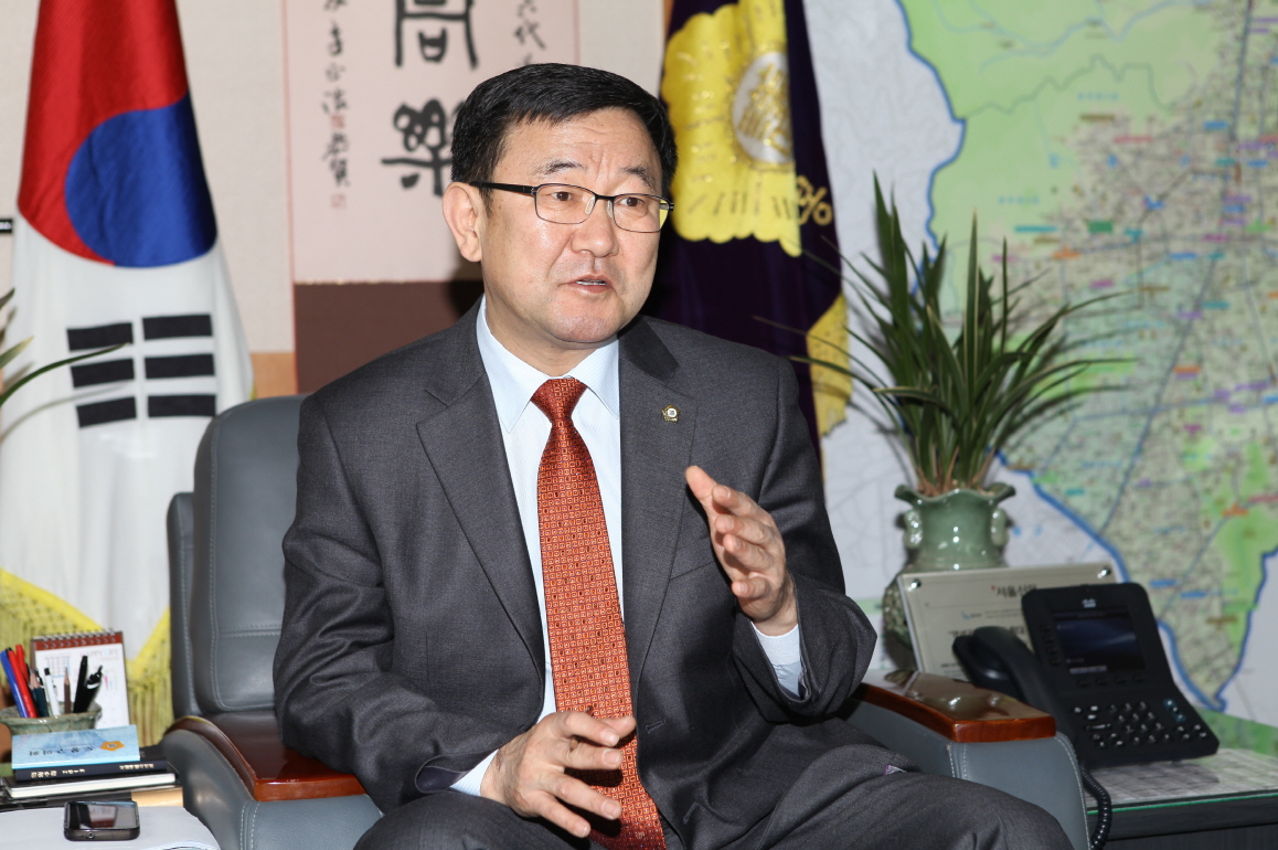 “환경·복지 연구하는 의회로”(서울신문
