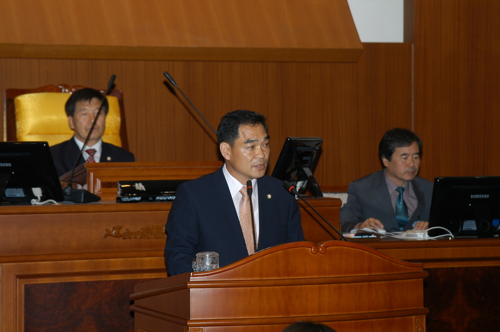 박진식.이영숙.신창용의원 5분발언 실시(제208회 임시회 2차본회의중) - 1