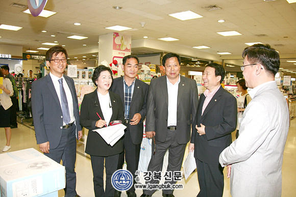 도봉구의회 복지건설위원회 현장방문 활동 펼쳐(서울강북신문 15.5.26일자) - 1