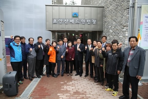 도봉구, 초안산 실내배드민턴장 개장(시사프리신문