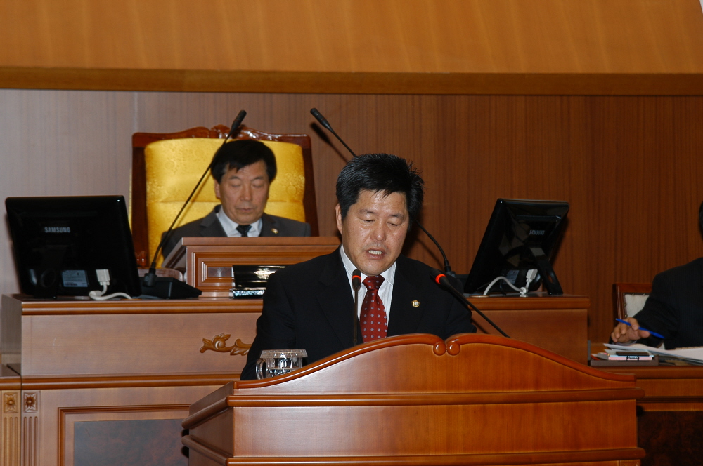 제203회 도봉구의회 제2차정례회중 구정질문(강북신문 2010.12.13자,동북신문) - 1
